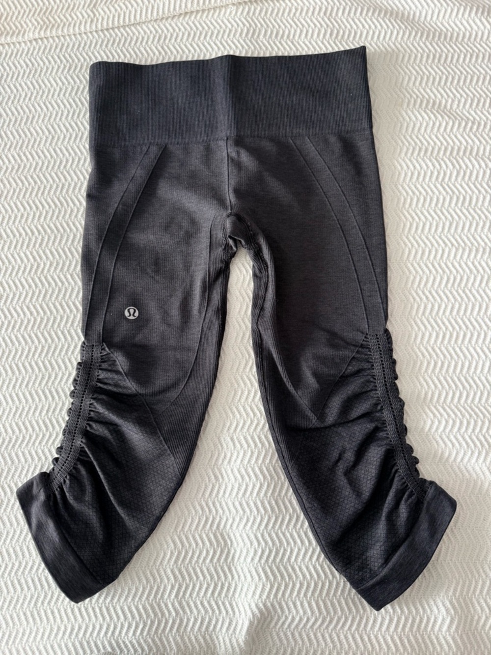 lululemon athletica Black In The Flow Scrunch Cropped Leggings Size 4